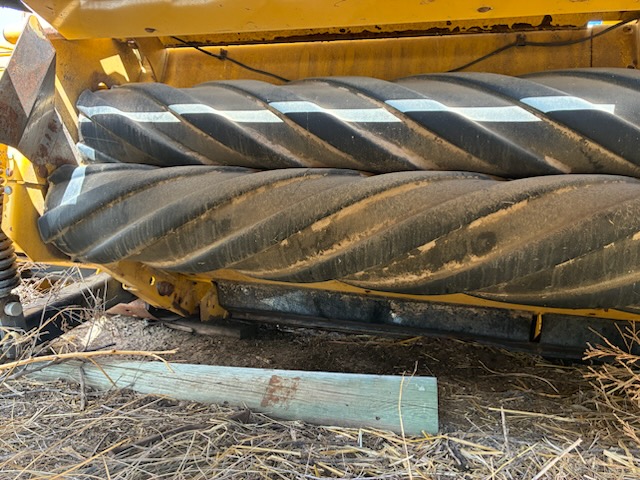 2004 New Holland HS16 Header Hay