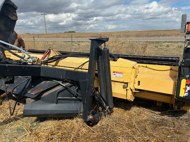 2004 New Holland HS16 Header Hay