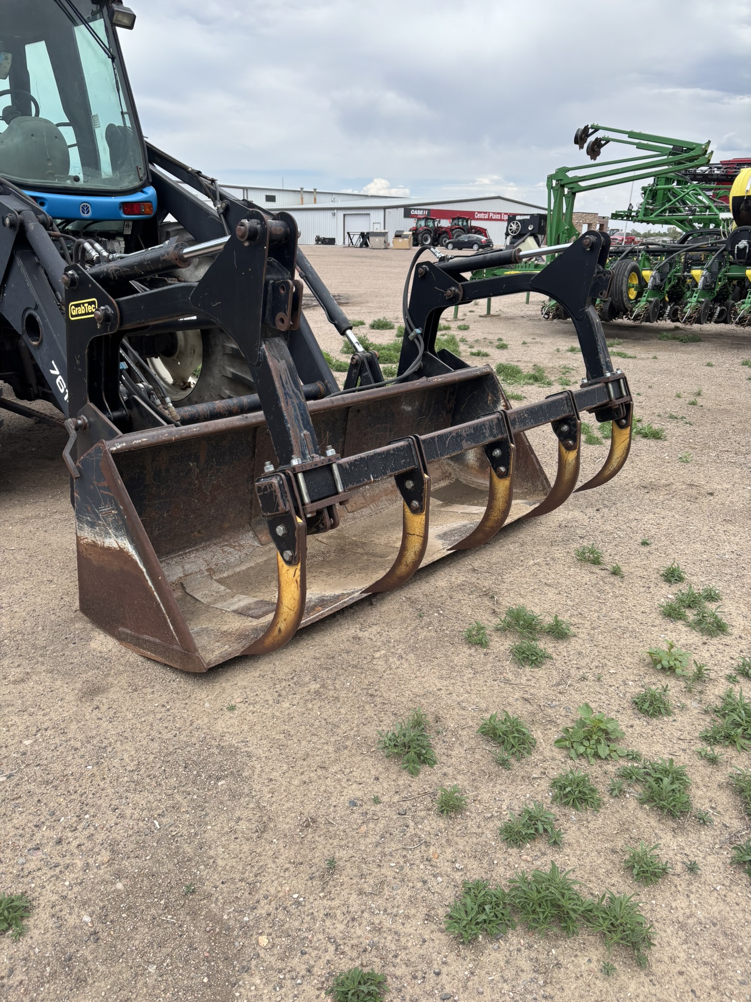 1998 New Holland TV140 Tractor