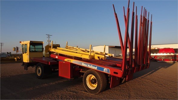 2010 New Holland H9870 Bale Accumulator