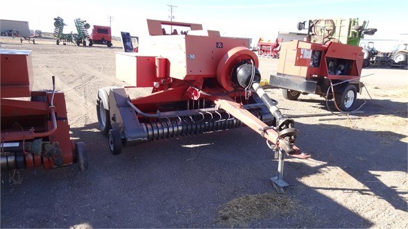 2007 Massey Ferguson 1839 Baler/Square