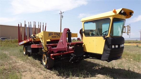 2010 New Holland H9870 Bale Accumulator