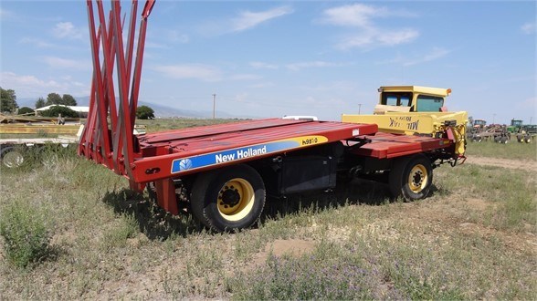 2010 New Holland H9870 Bale Accumulator