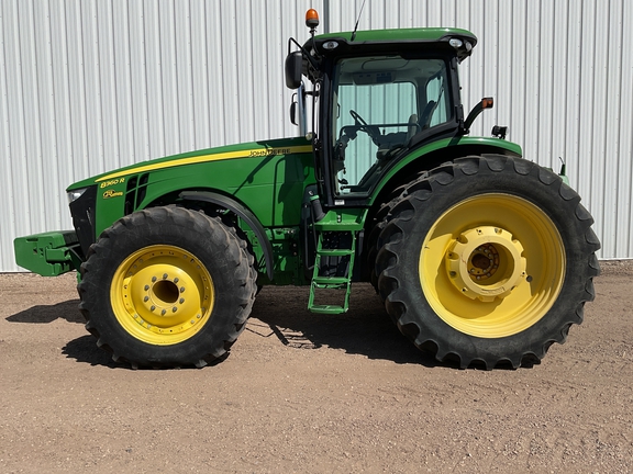 2011 John Deere 8360R Tractor