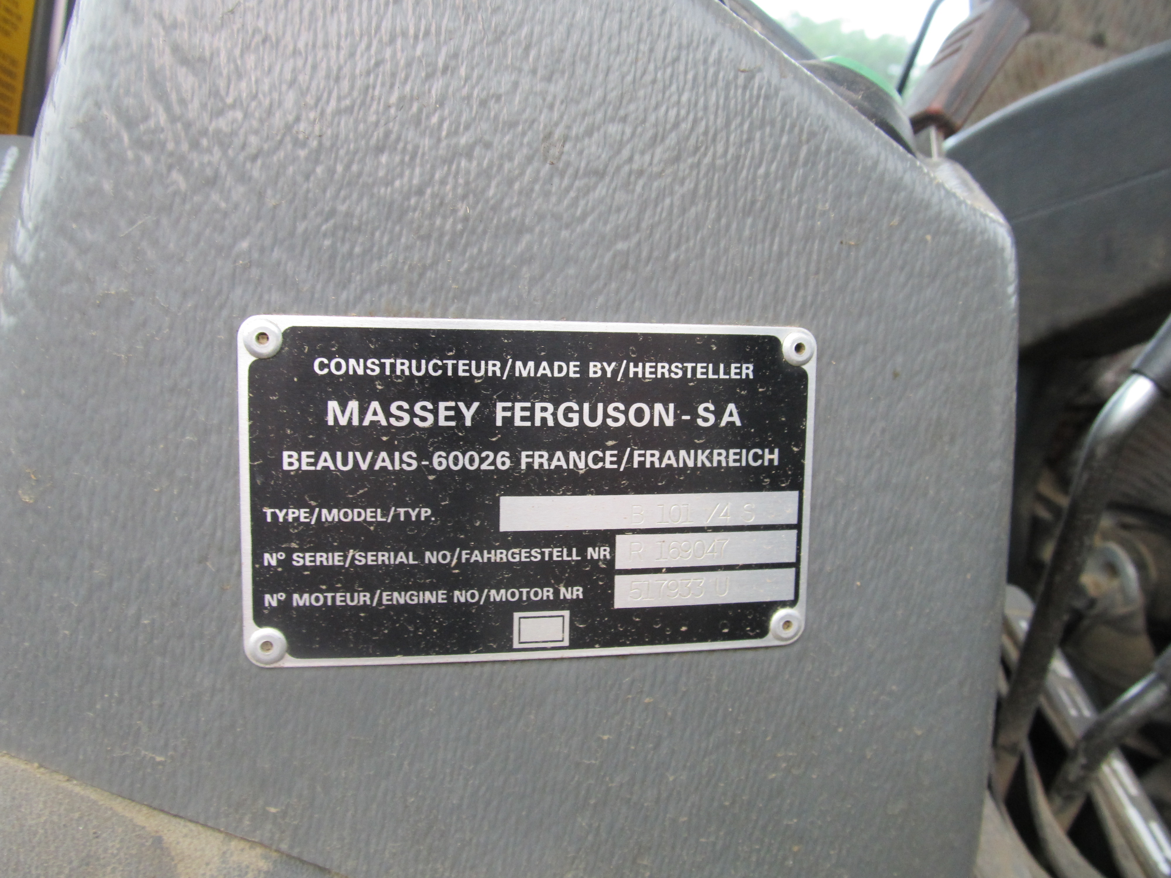 1990 Massey Ferguson 3140 Tractor