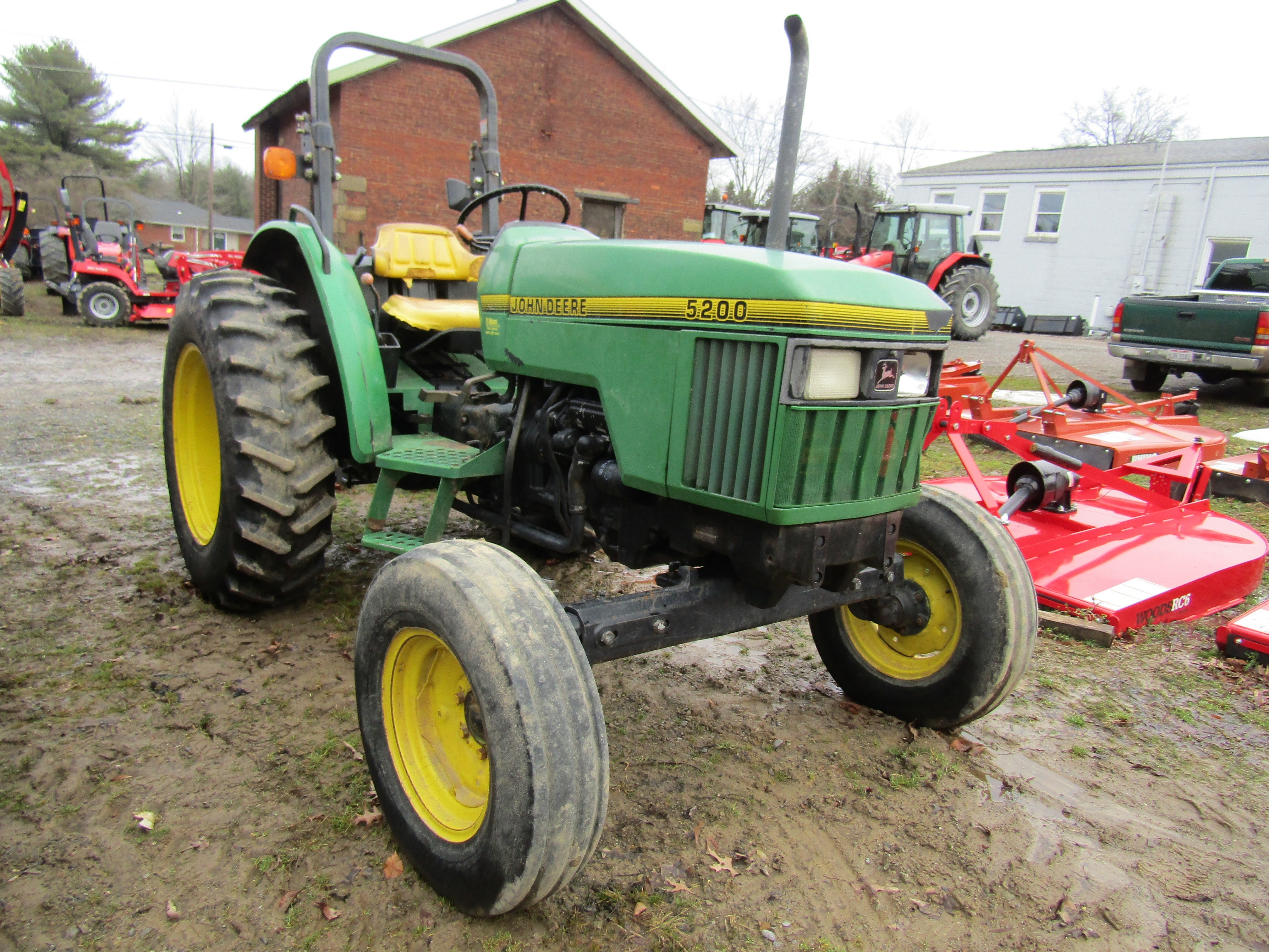 1995 John Deere 5200 Tractor