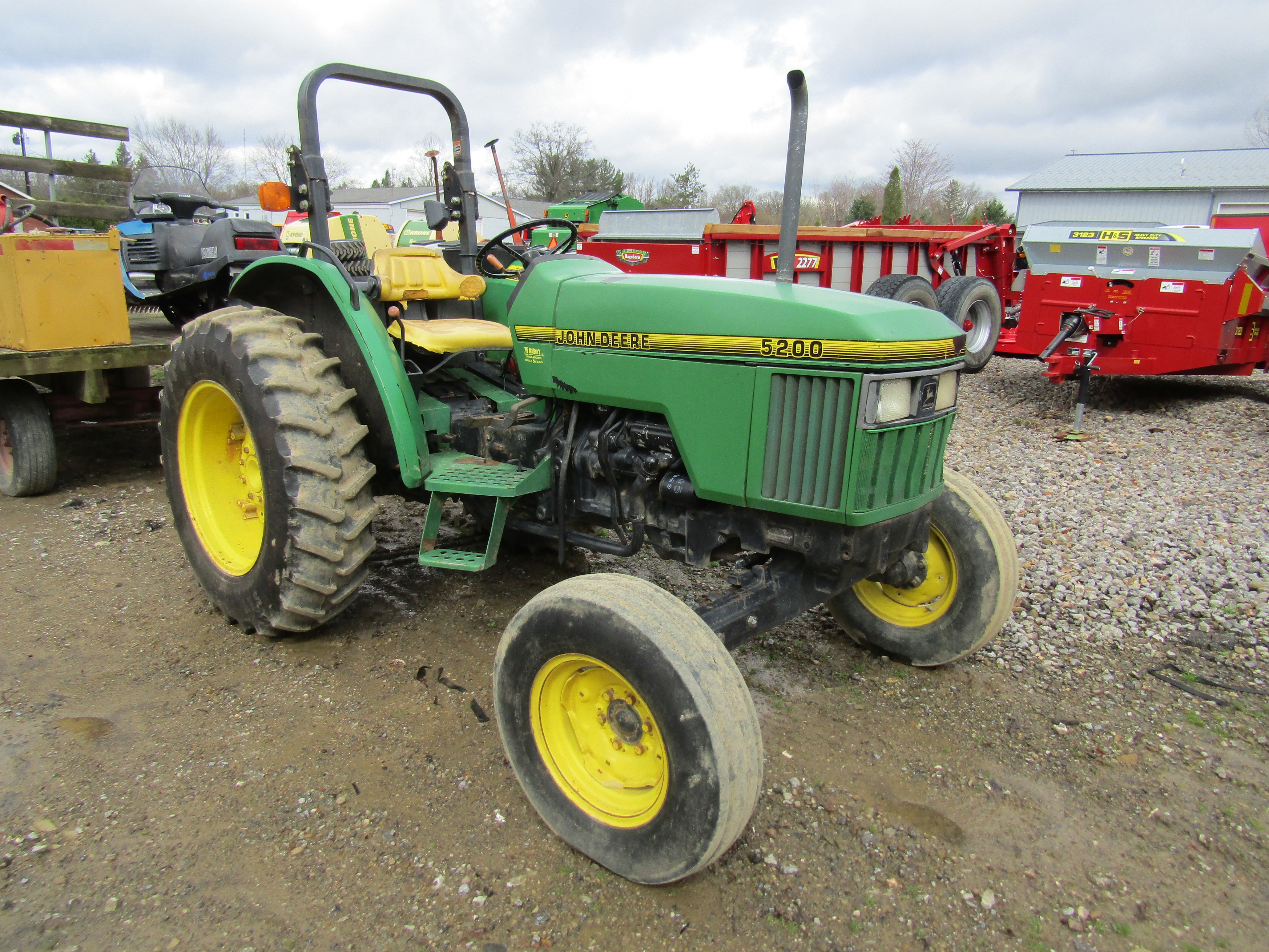 1995 John Deere 5200 Tractor