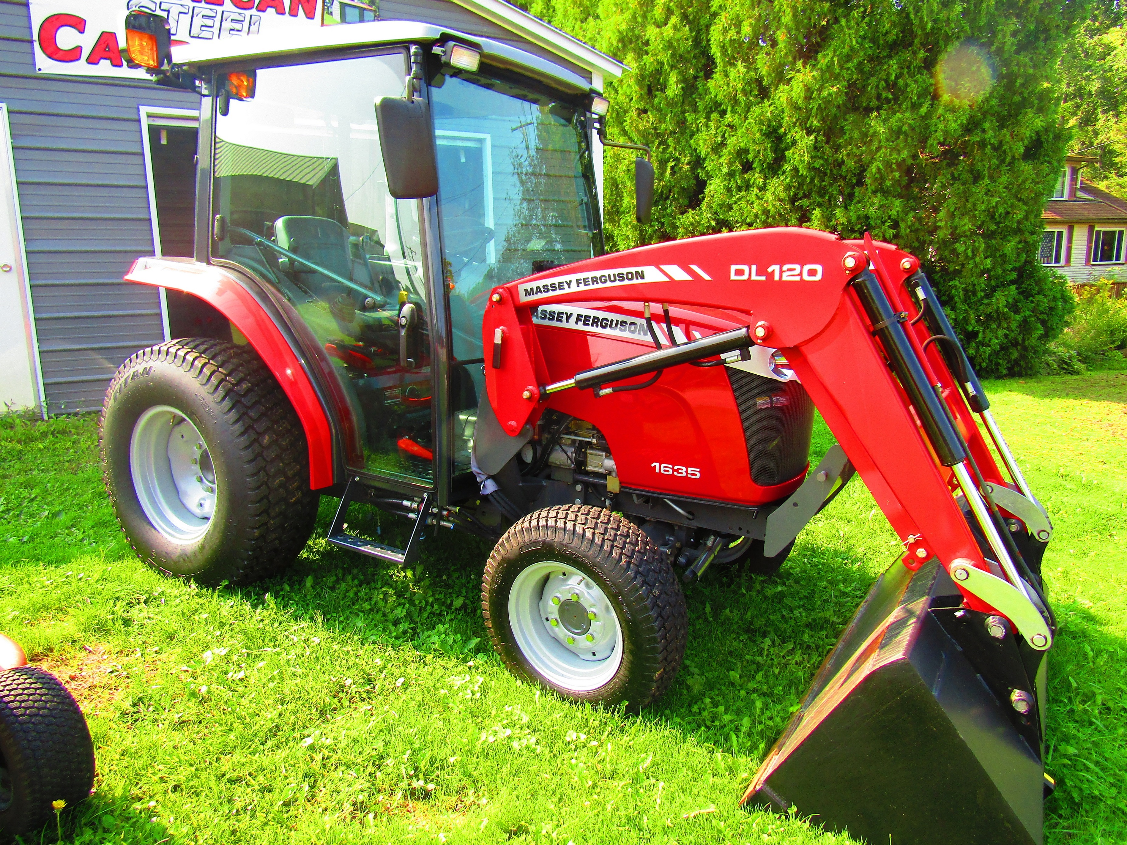 2011 Massey Ferguson 1635 Tractor