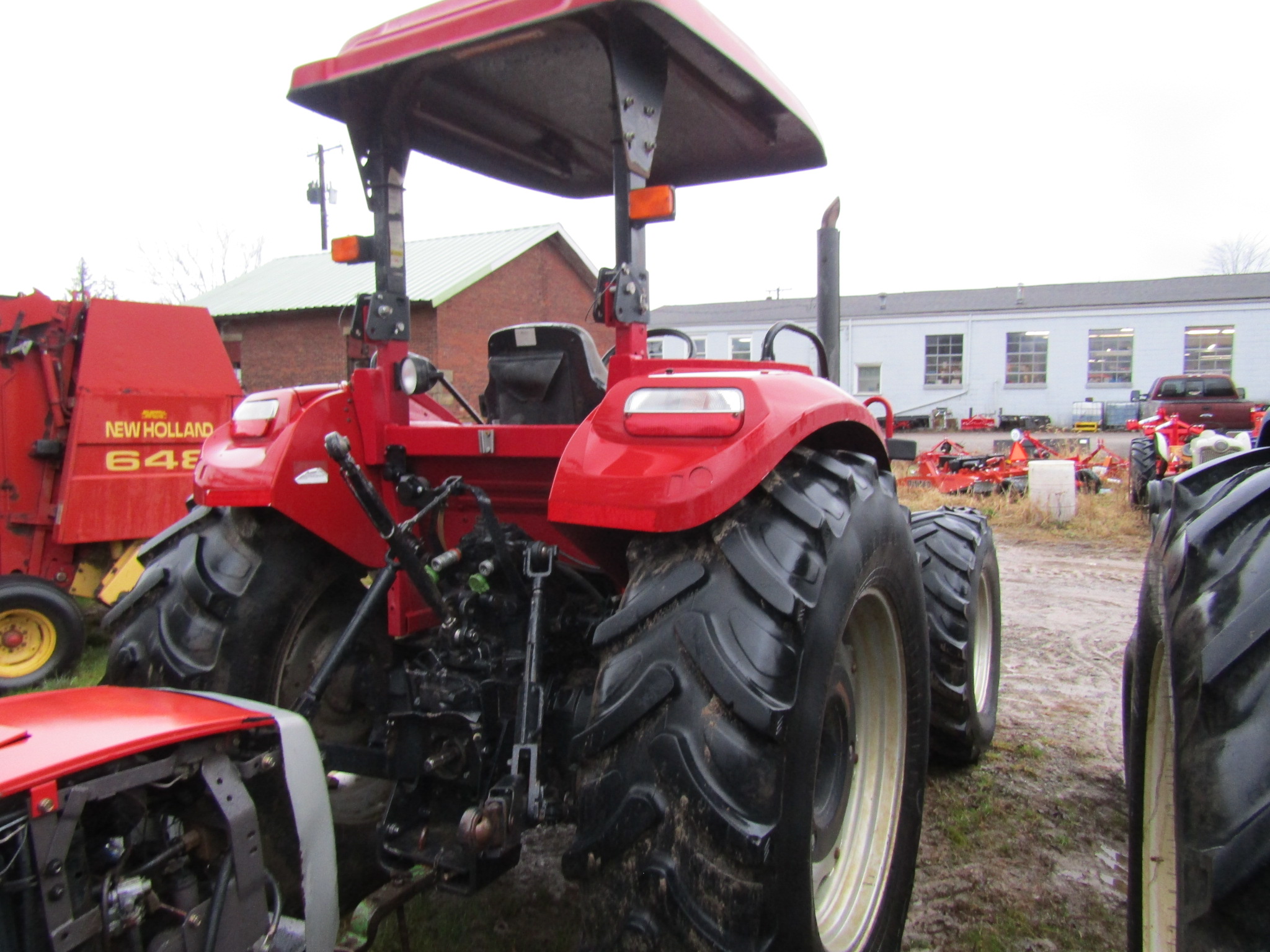 2014 Case IH Farmall 105C Pltfrm Tractor