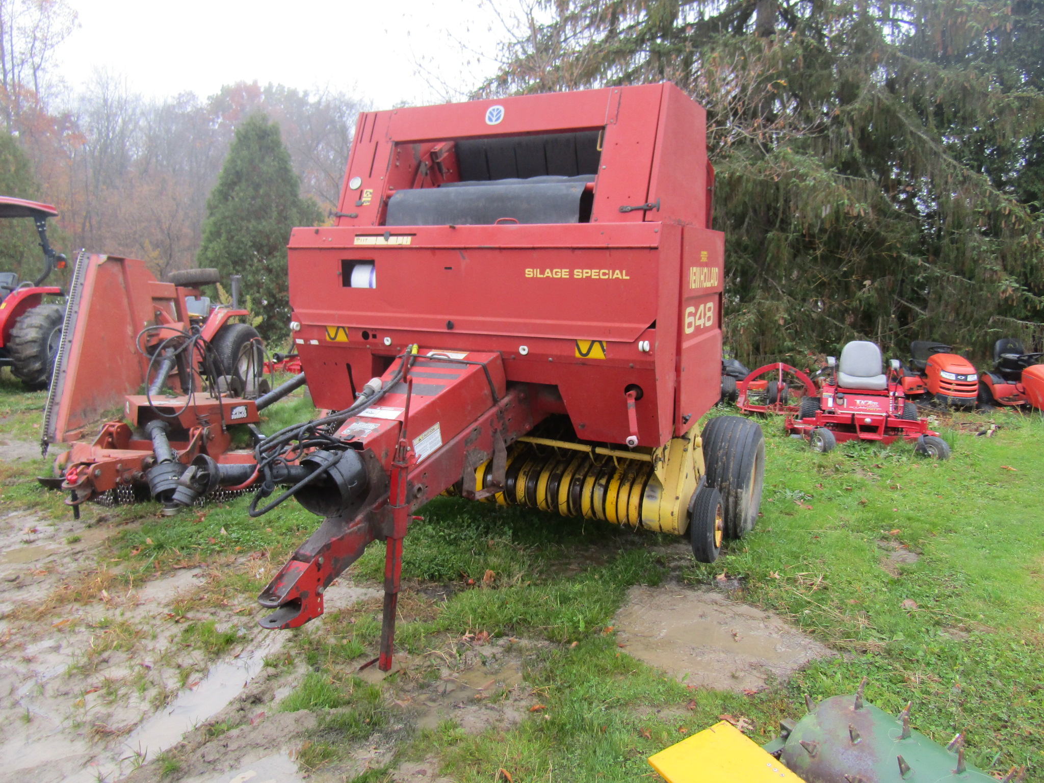 New Holland 648 Baler/Round