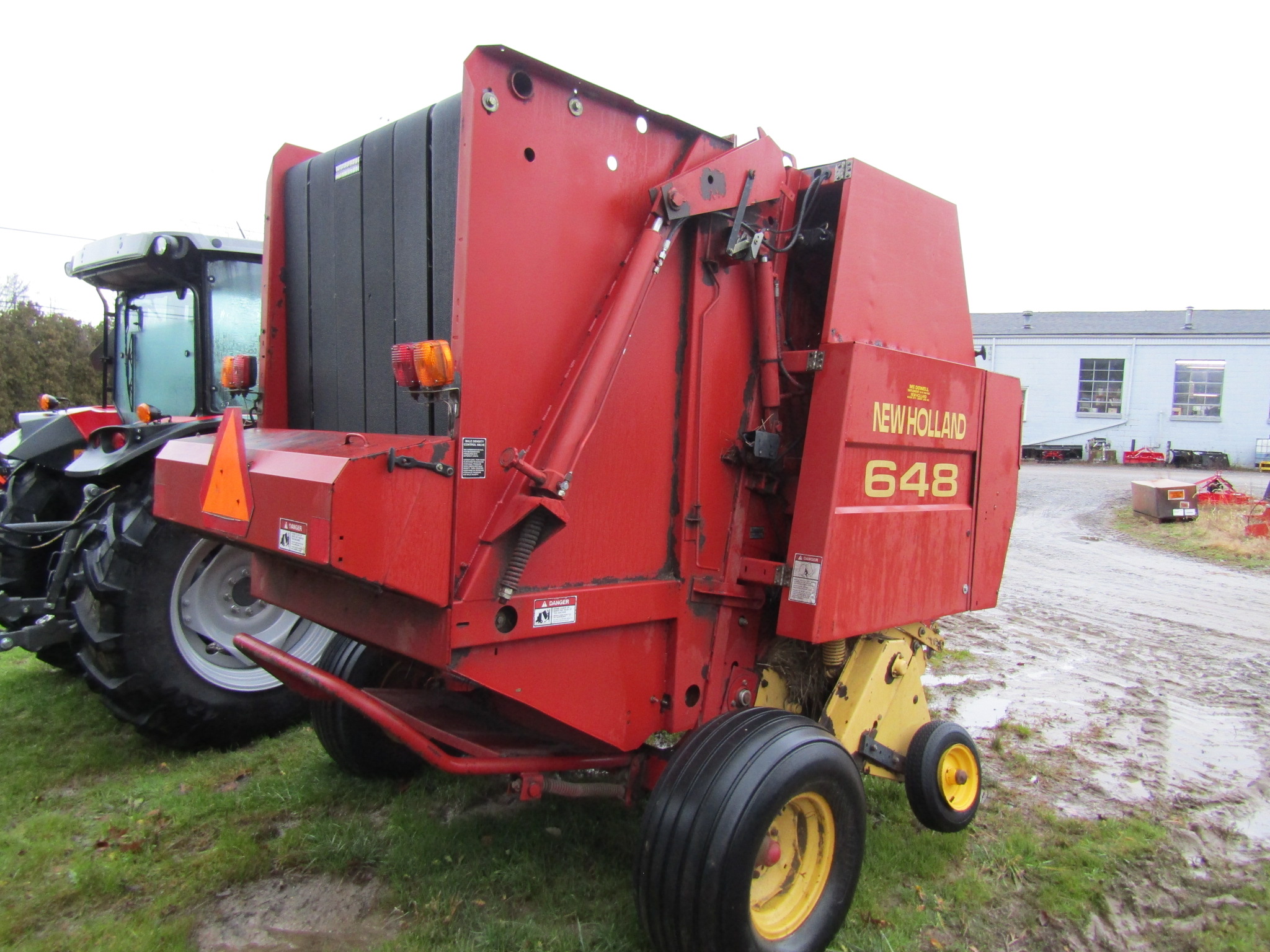 New Holland 648 Baler/Round