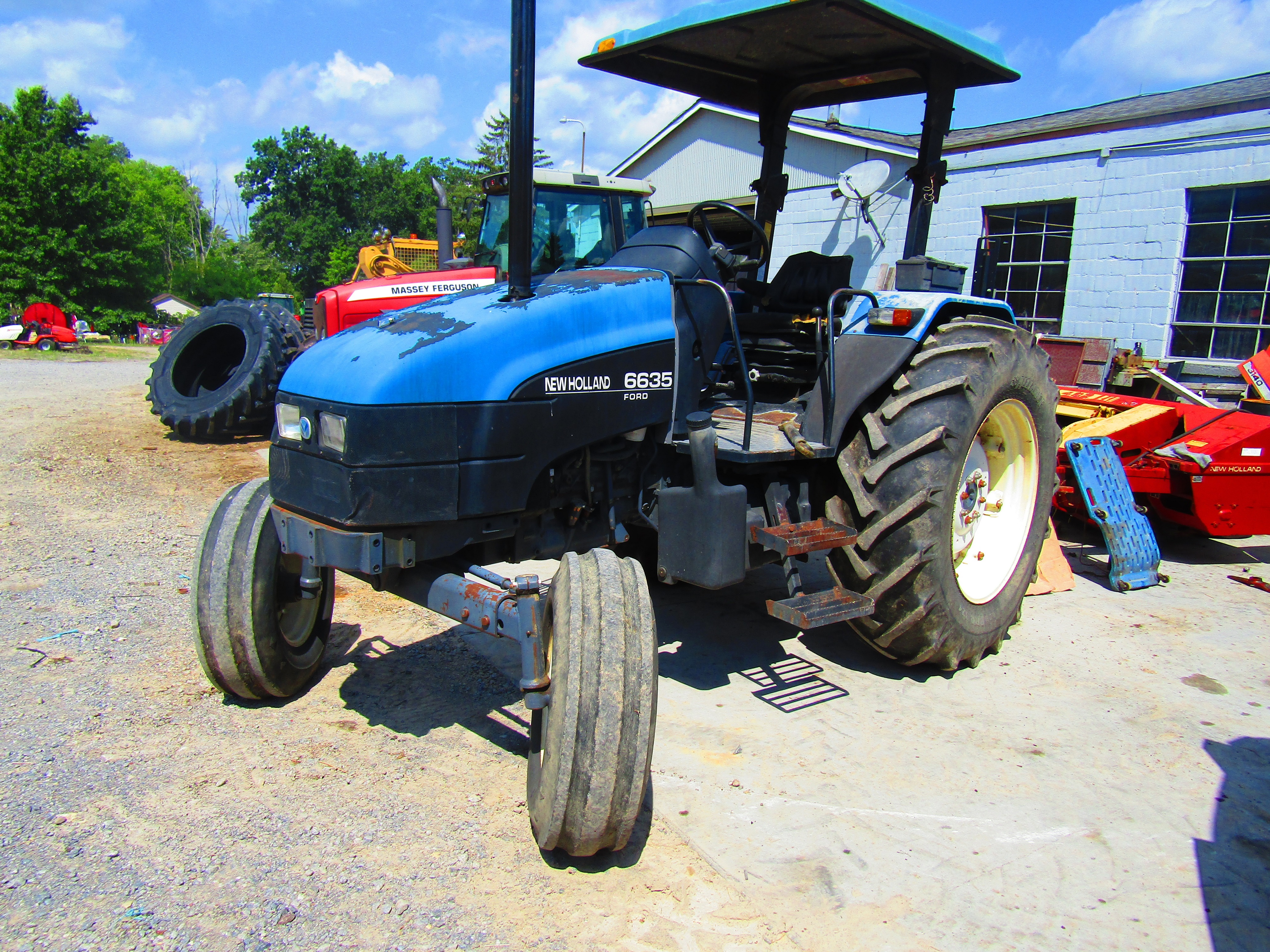 New Holland 6635 Tractor