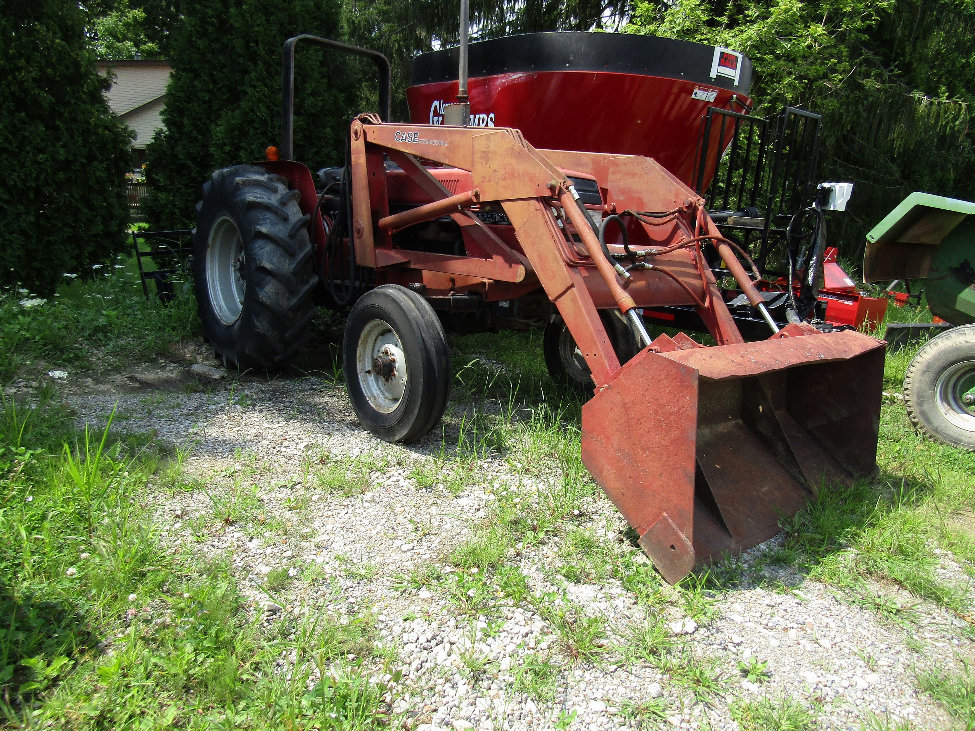 International 574 Tractor