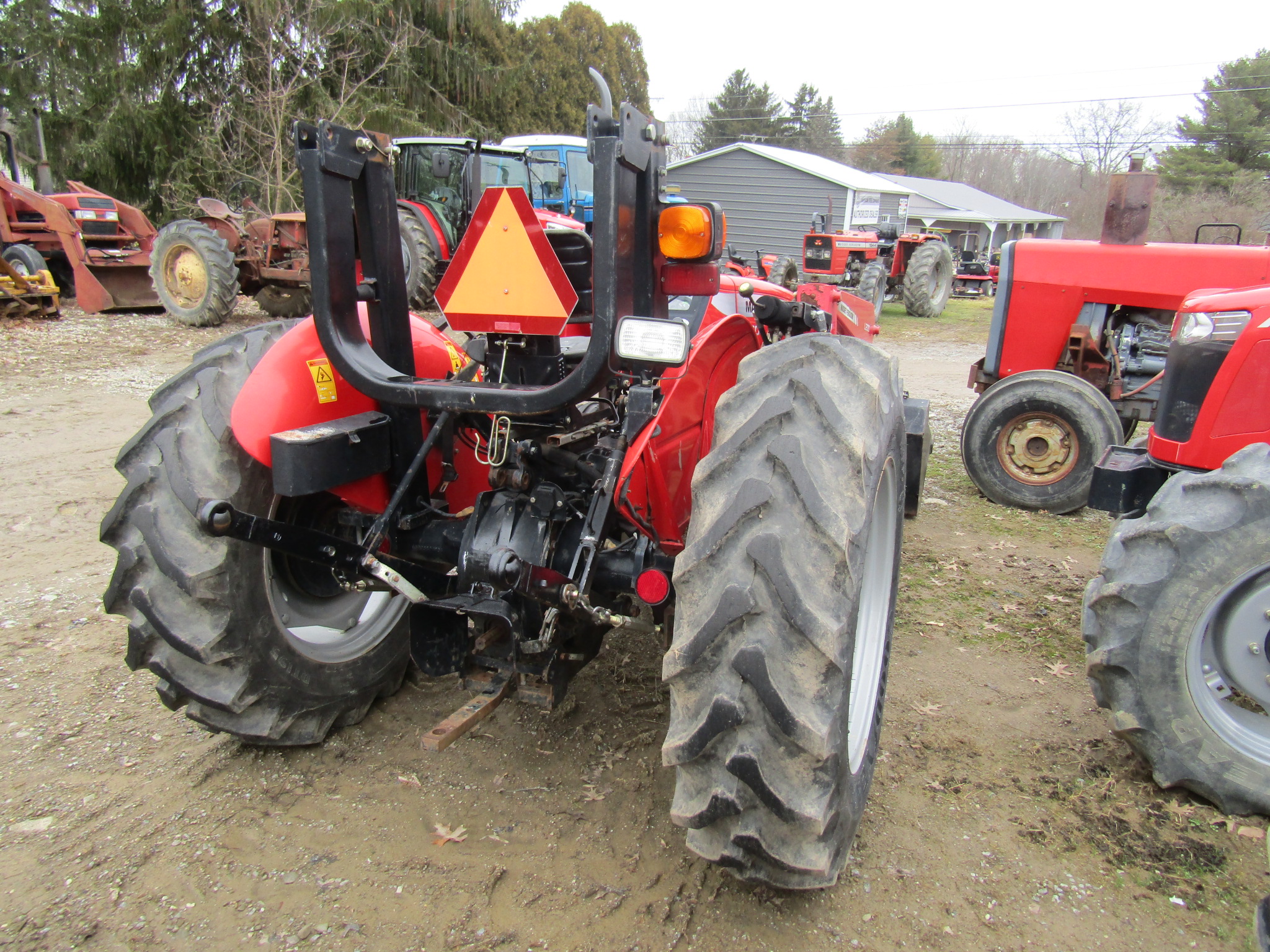 2007 Massey Ferguson 2605 Tractor