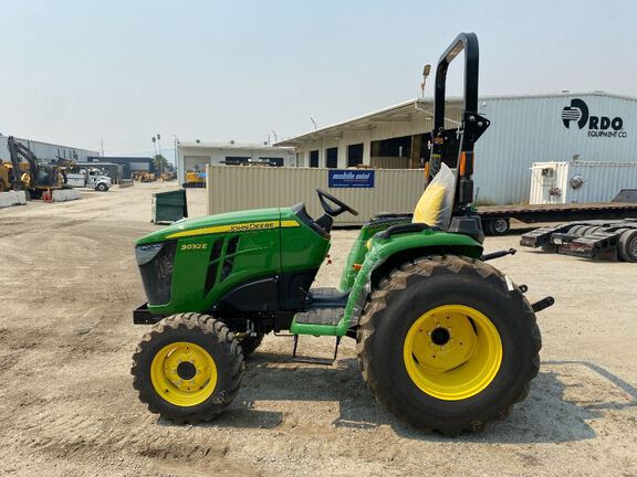2024 John Deere 3032E Tractor Compact