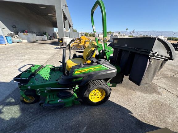 2023 John Deere Z920M Mower/Zero Turn