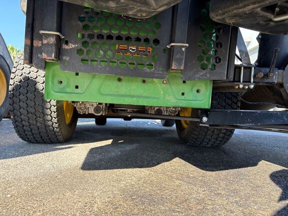 2023 John Deere Z920M Mower/Zero Turn