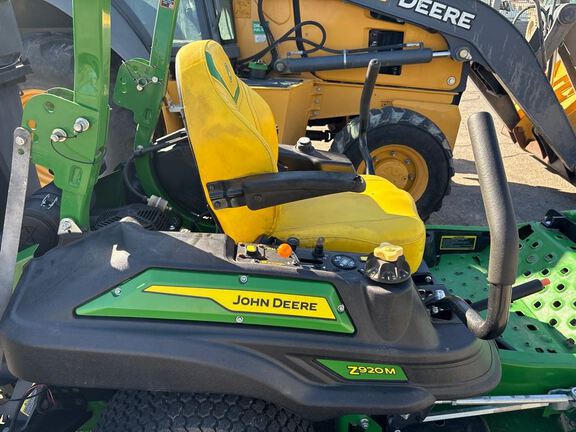 2023 John Deere Z920M Mower/Zero Turn