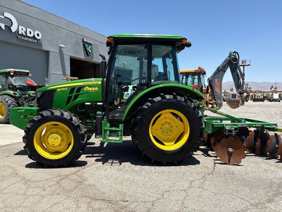 2023 John Deere 5075E Tractor