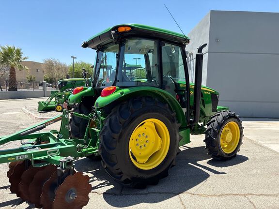 2023 John Deere 5075E Tractor
