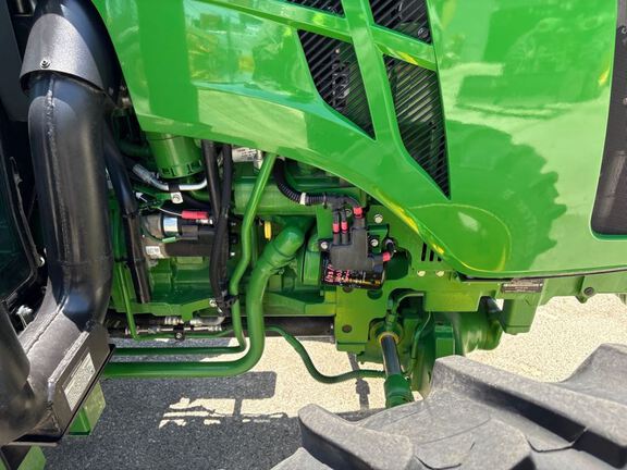 2023 John Deere 5075E Tractor