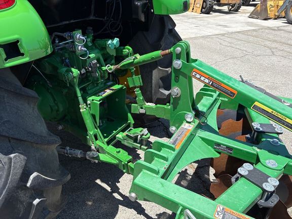 2023 John Deere 5075E Tractor
