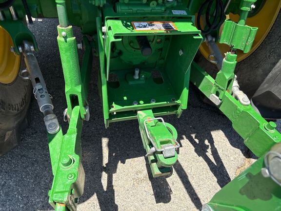 2023 John Deere 5075E Tractor