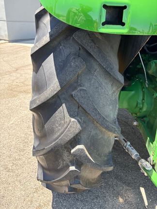 2023 John Deere 5075E Tractor