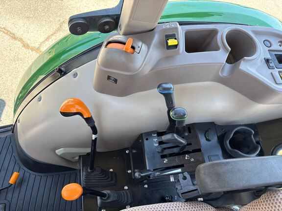 2023 John Deere 5075E Tractor