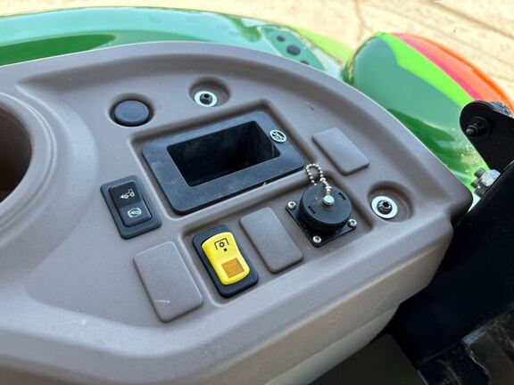 2023 John Deere 5075E Tractor
