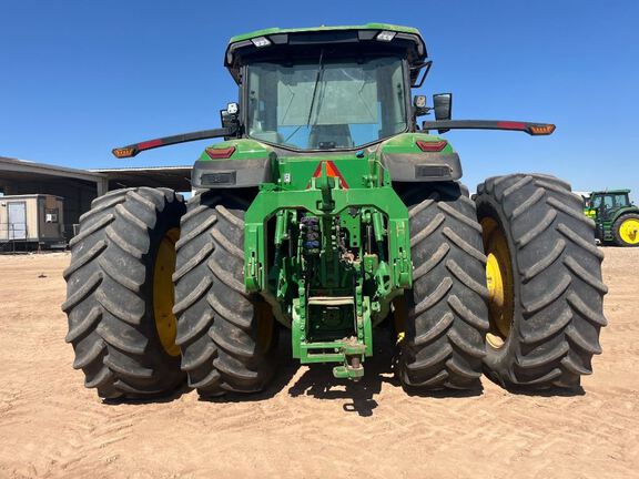 2022 John Deere 8R 370 Tractor