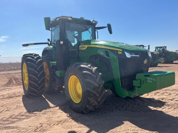 2022 John Deere 8R 370 Tractor