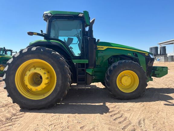 2022 John Deere 8R 370 Tractor