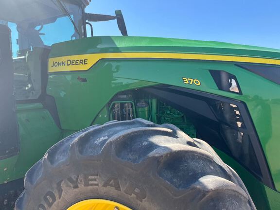 2022 John Deere 8R 370 Tractor