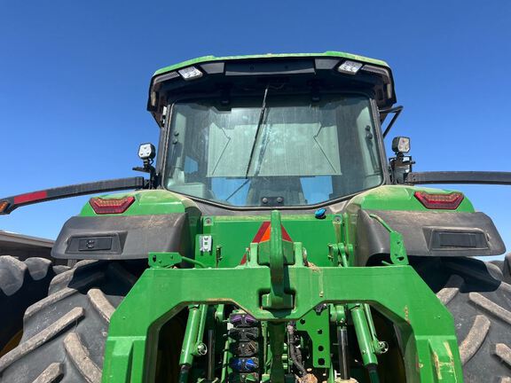 2022 John Deere 8R 370 Tractor