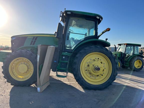 2020 John Deere 7210R Tractor