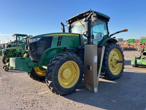 2020 John Deere 7210R Tractor