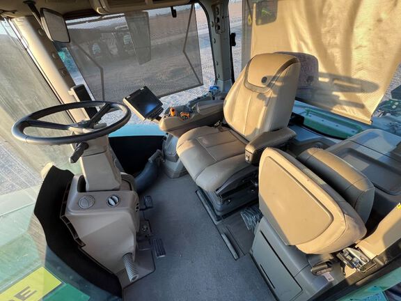 2022 John Deere 9RX 640 Tractor Rubber Track