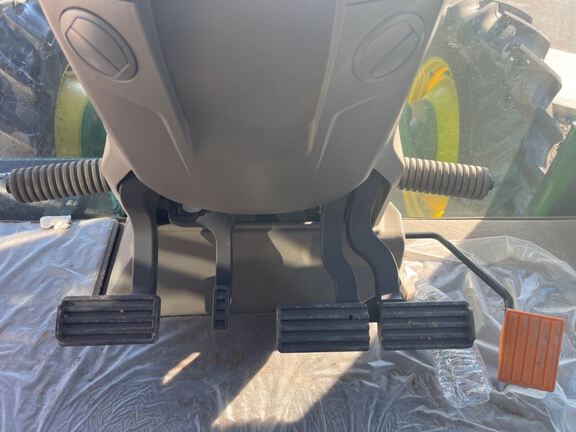 2023 John Deere 8R 340 Tractor