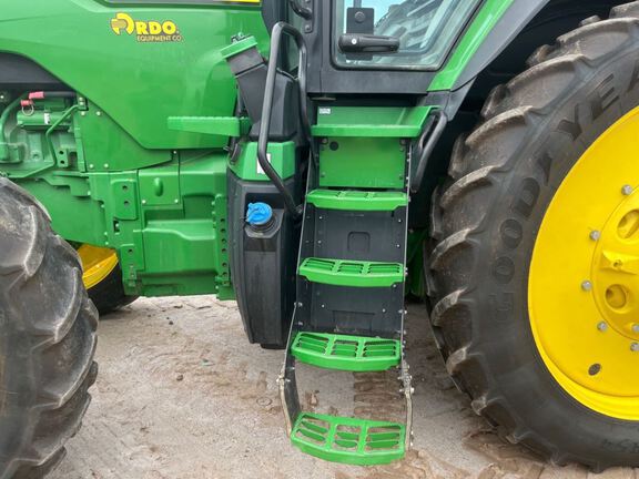 2023 John Deere 8R 230 Tractor