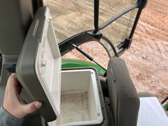 2023 John Deere 8R 230 Tractor