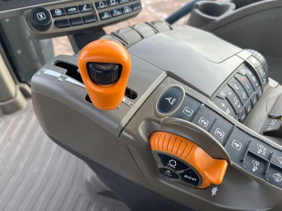 2023 John Deere 8R 230 Tractor