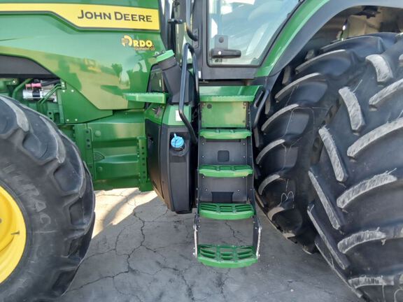 2022 John Deere 8R 340 Tractor