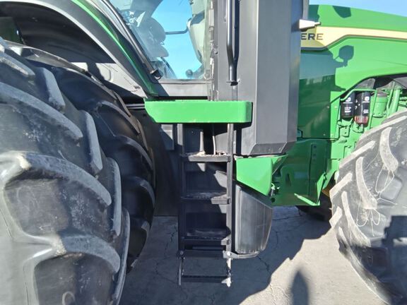 2022 John Deere 8R 340 Tractor