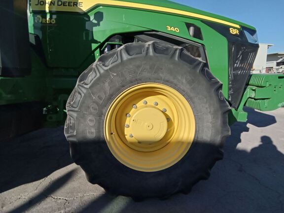 2022 John Deere 8R 340 Tractor