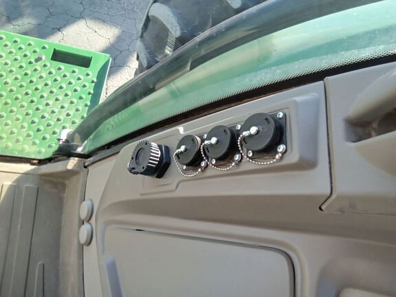 2022 John Deere 8R 340 Tractor