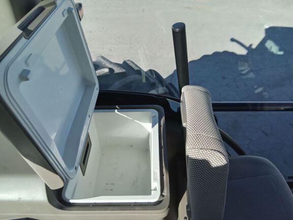 2022 John Deere 8R 340 Tractor