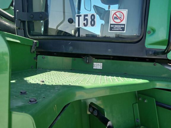 2021 John Deere 9470R Tractor 4WD