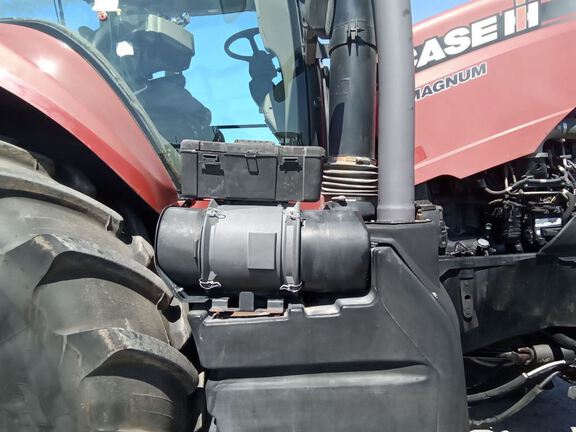 2011 Case MAGNUM 315 Tractor