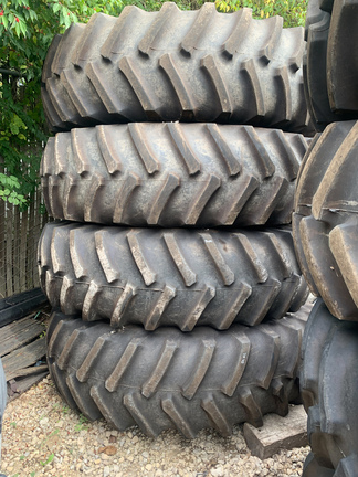 Firestone 520X85R42 Tires